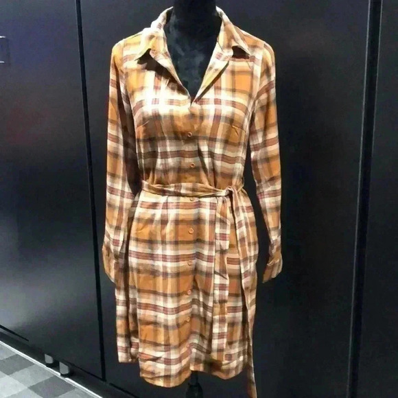 Lucky Brand V-neck,collar,long sleeve,rust plaid,button down, tie waist - Picture 3 of 11